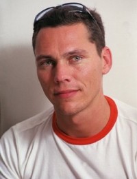 На фото DJ Tiesto